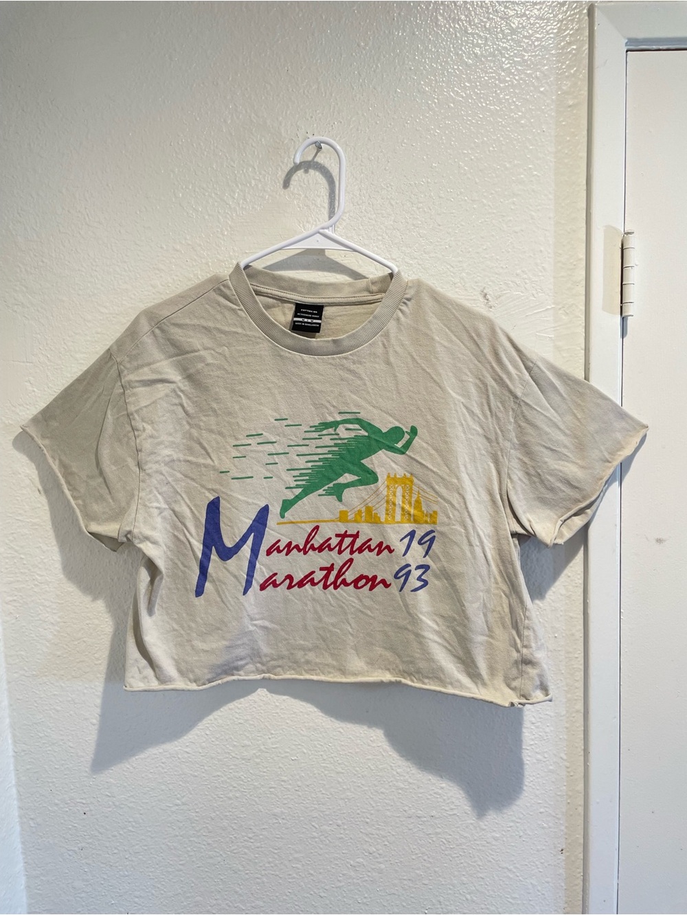 🗽 Retro 90s Inspired Manhattan Marathon Graphic Tee M